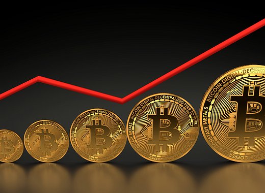 Il bitcoin schizza in alto e supera i 7000 $