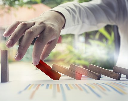 Il bitcoin scende sotto 10.000 dollari