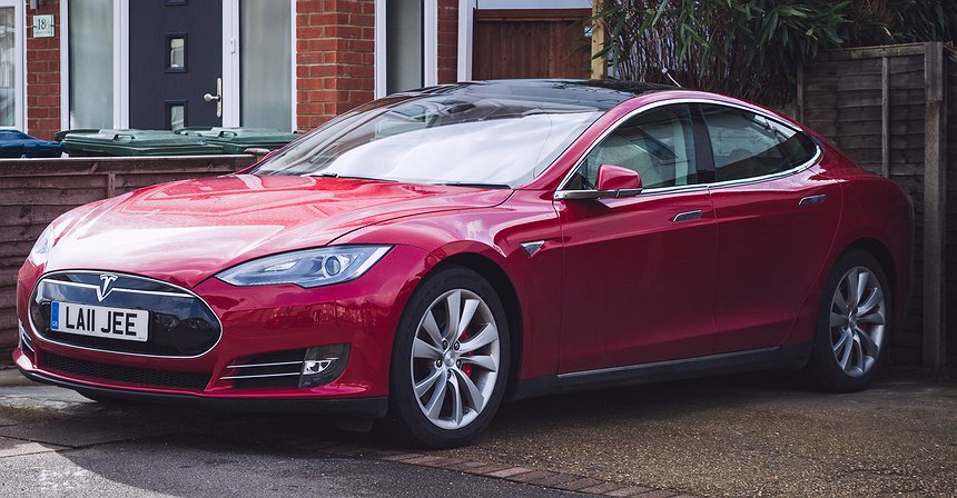 سيارة Model 3 مقابل Model S.. ماذا ننتظر من تقرير Tesla