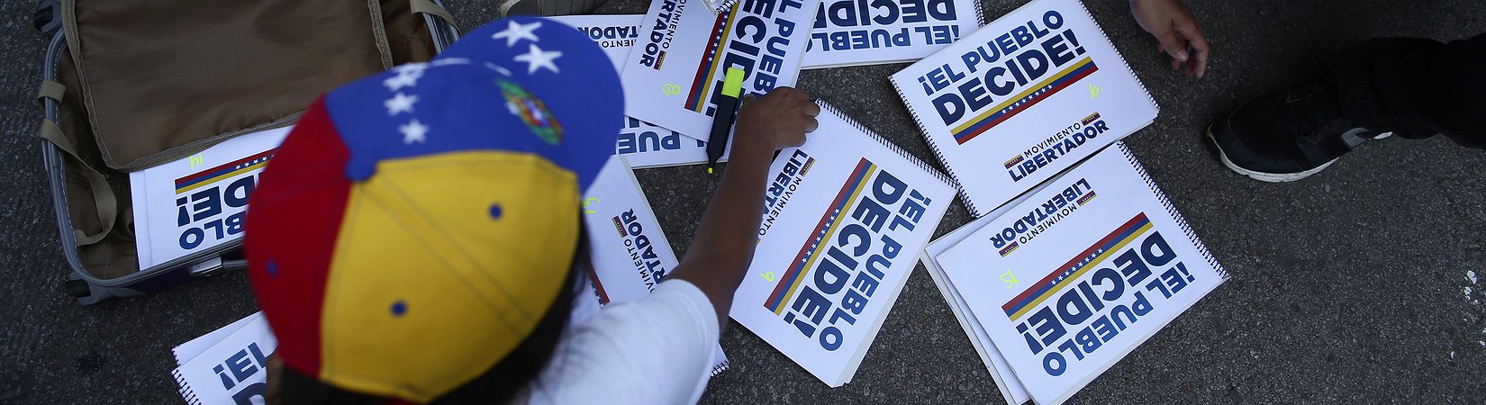 Participación masiva en la consulta contra Maduro