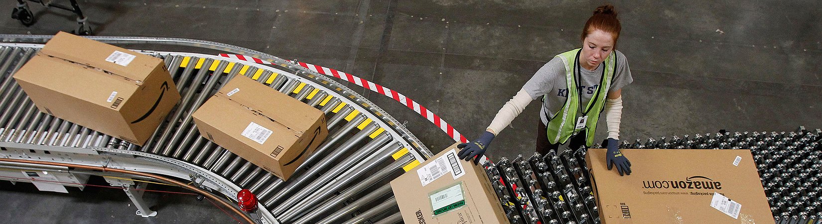 Personas y robots: Así ahorra Amazon en la formación de personal