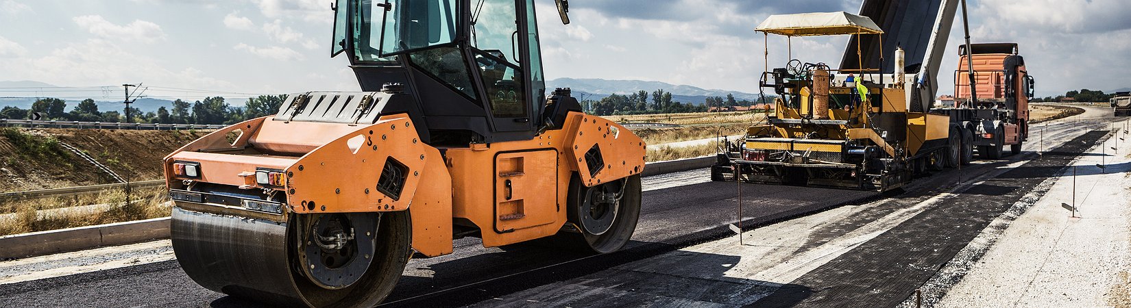 كيف السياسة تؤثر على الإقتصاد