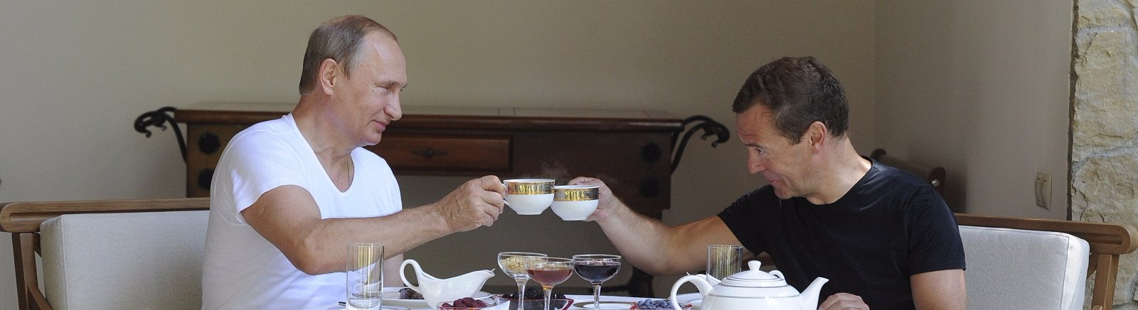 من بوتين إلى ماسك: بم يفطر 15 أكثر الناس نفوذاً في العالم