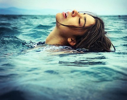 7 أساطير حول النجاة قد تقتلك