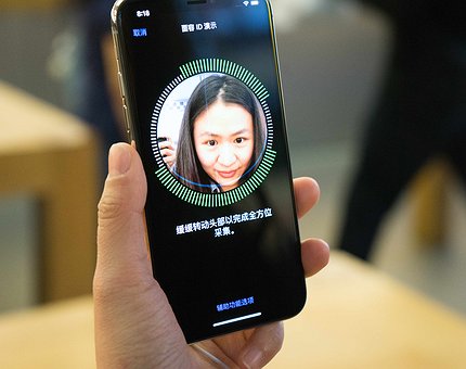 Apple: ricavi e utili record nel quarto trimestre fiscale