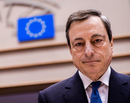 Draghi: “Ci sono forze che cospirano per tenere inflazione bassa”