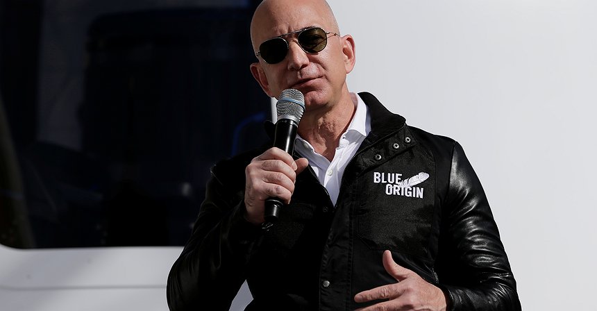 Amazon shares closing in on $1000