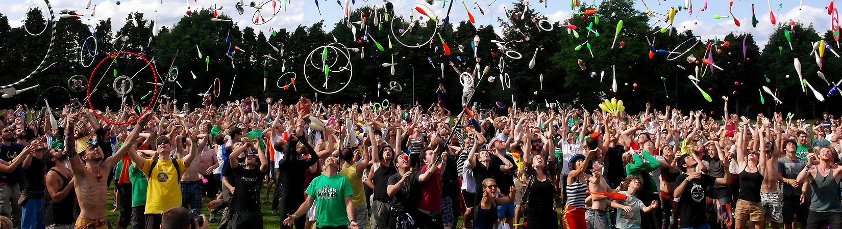 Bitcoin Jumps Above $9,000