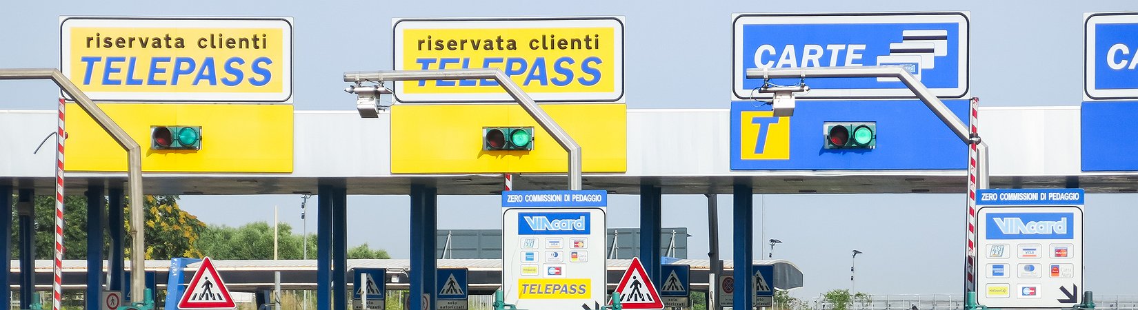 La Guardia di Finanza sequestra un tratto della A3, dirigenti Anas e altre 21 persone indagate