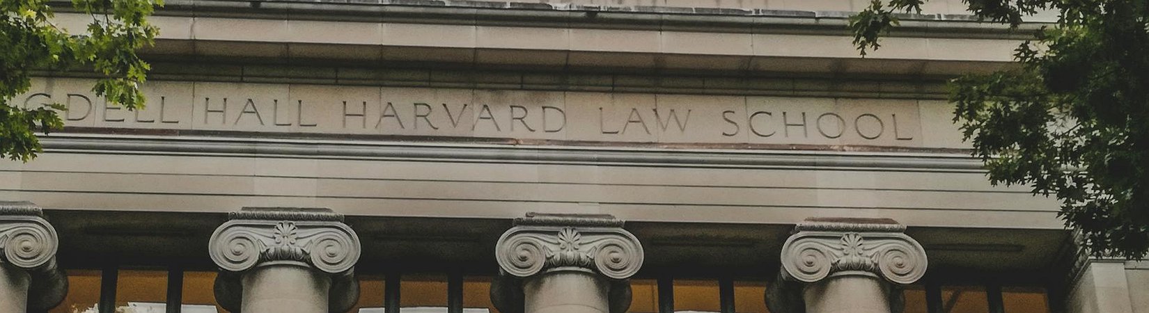 La Universidad de Harvard casi triplica sus participaciones en ETFs de bitcoin