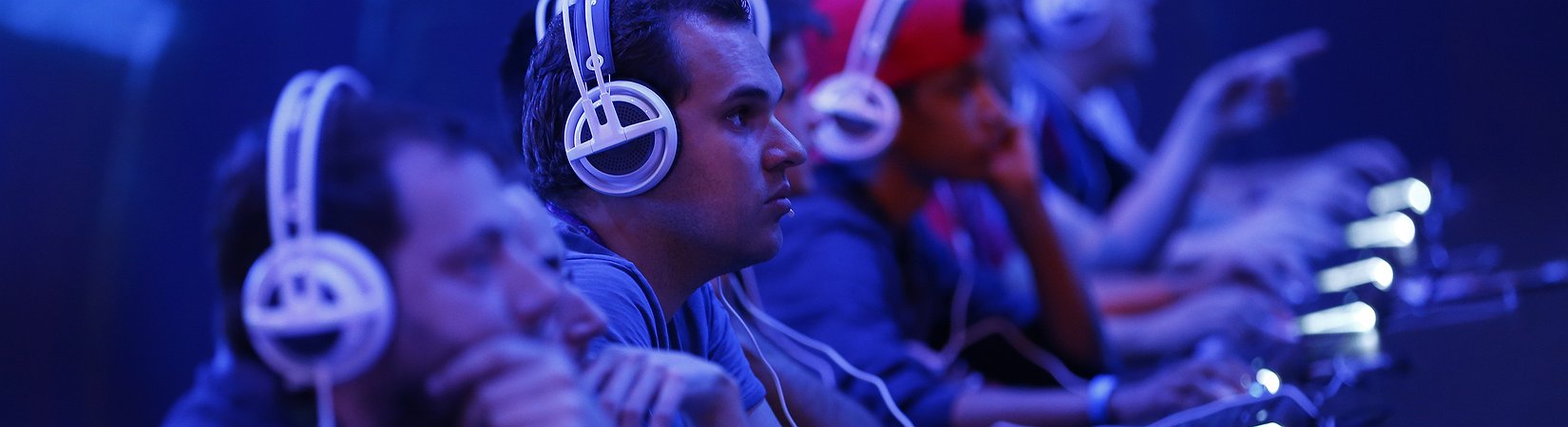 AMD vs. Intel: ¿qué acciones comprar?