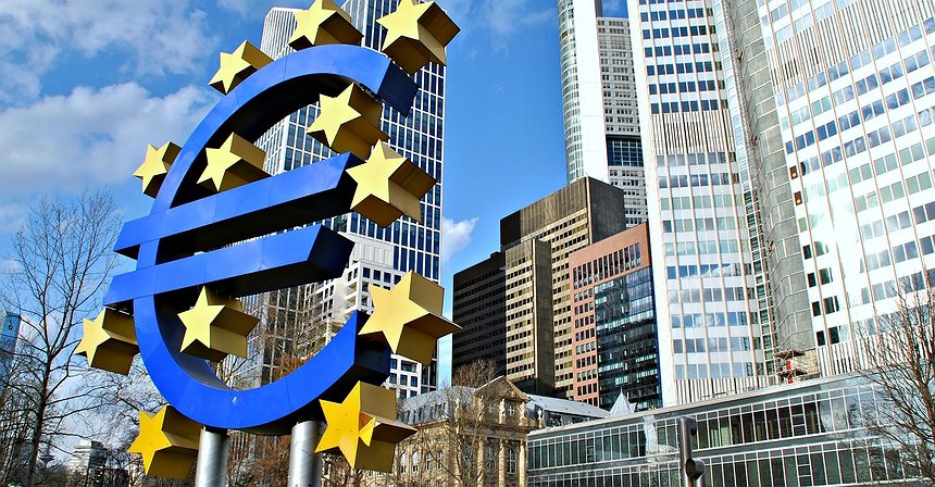 Draghi: “La Bce deve essere tenace, paziente e prudente”