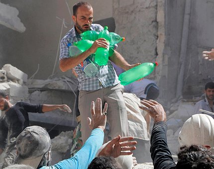 Ad Aleppo la popolazione è senza acqua e luce, l'ONU chiede una tregua umanitaria di 48 ore
