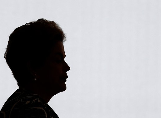 Senado brasileiro aprova afastamento temporário de Dilma Rousseff