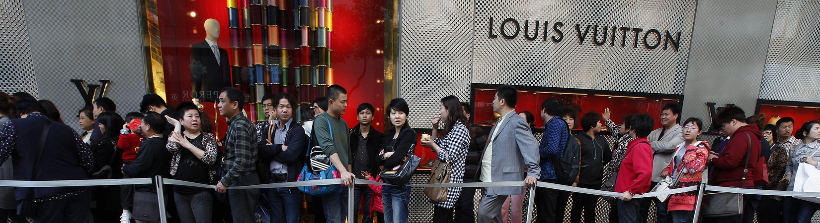 الصين تشتري إيطاليا