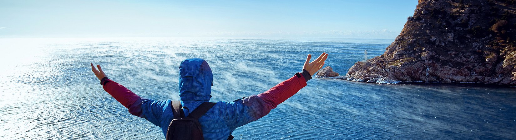  12 سببا لأن تقوم بالرحلات بمفردك