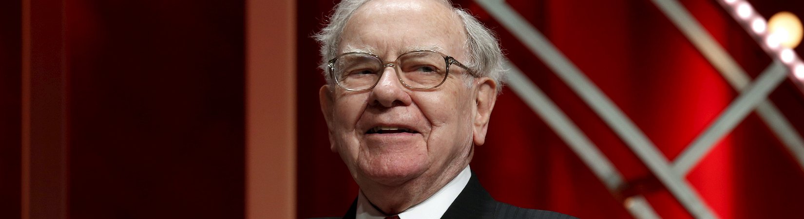  Warren Buffett sobre las perspectivas de la economía, el futuro de los periódicos y el amor por la lectura