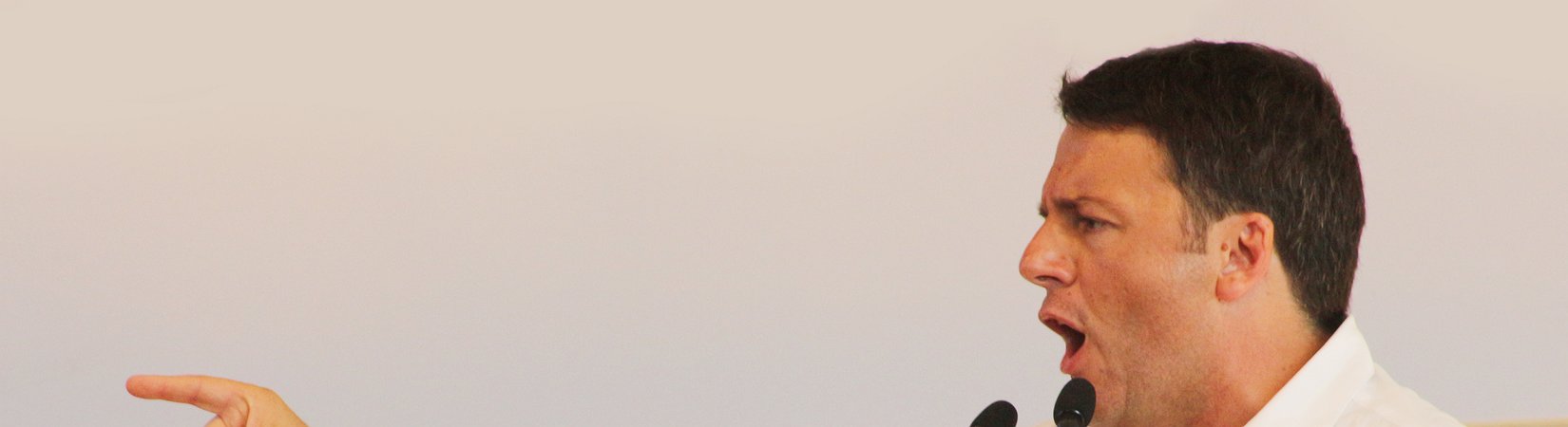 Juncker: “Renzi non deve offendere Commissione Europea"