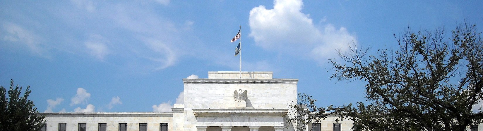 Fed Leaves Rates Unchanged, Expects Soon to Raise Target Range