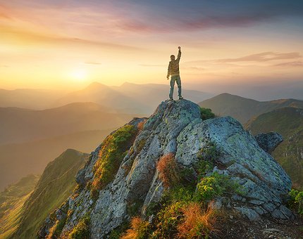 Bitcoin ultrapassou os 9.000 dólares