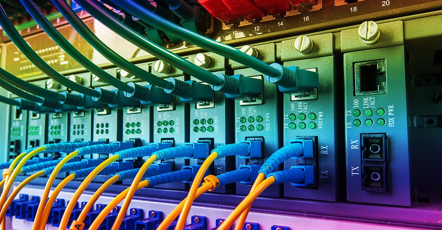 4 أسهم شركات إلكترونية يجب شراؤها الآن