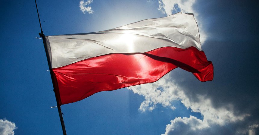 Polish Regulator Issues a Warning About Crypto.com