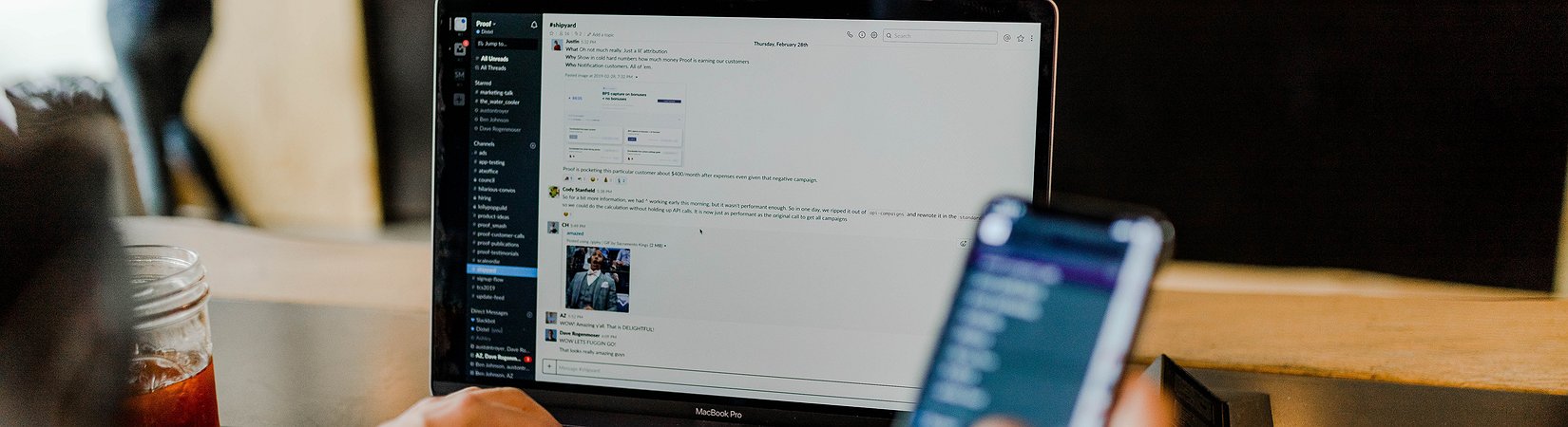 5 formas de prepararte para una videollamada si trabajas desde casa