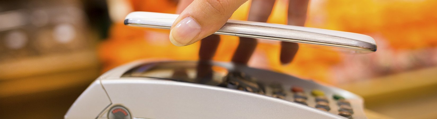 جوجل وسامسونج في معركة من أجل الدفع بواسطة الهاتف