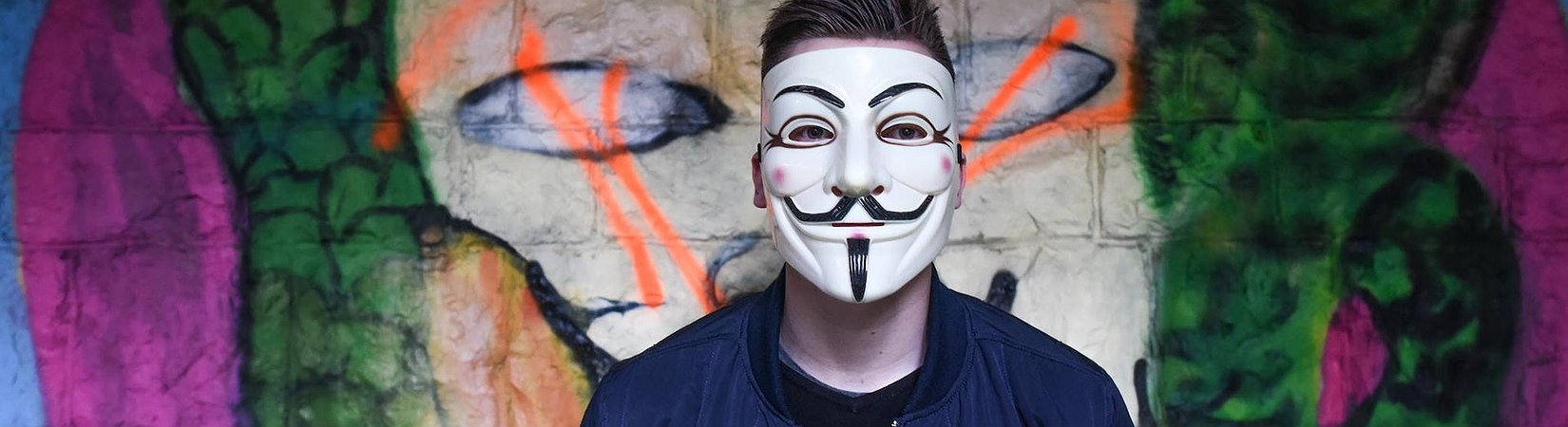 Hacker Steals $9M from Decentralized Exchange SafeMoon