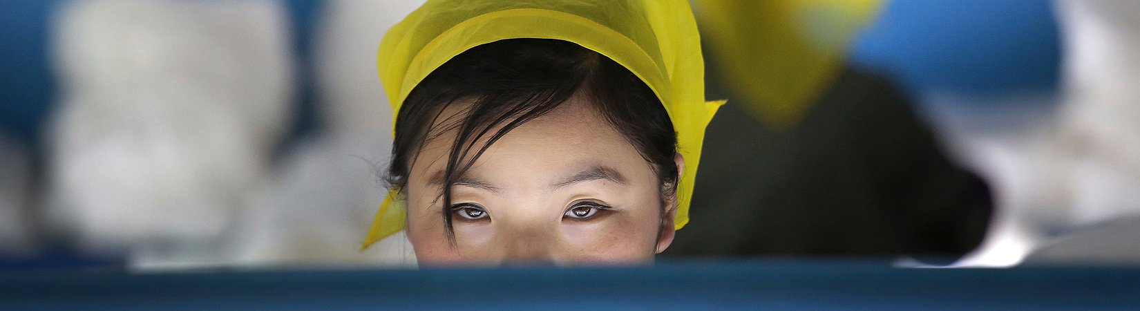 من يتاجر مع كوريا الشمالية وبماذا