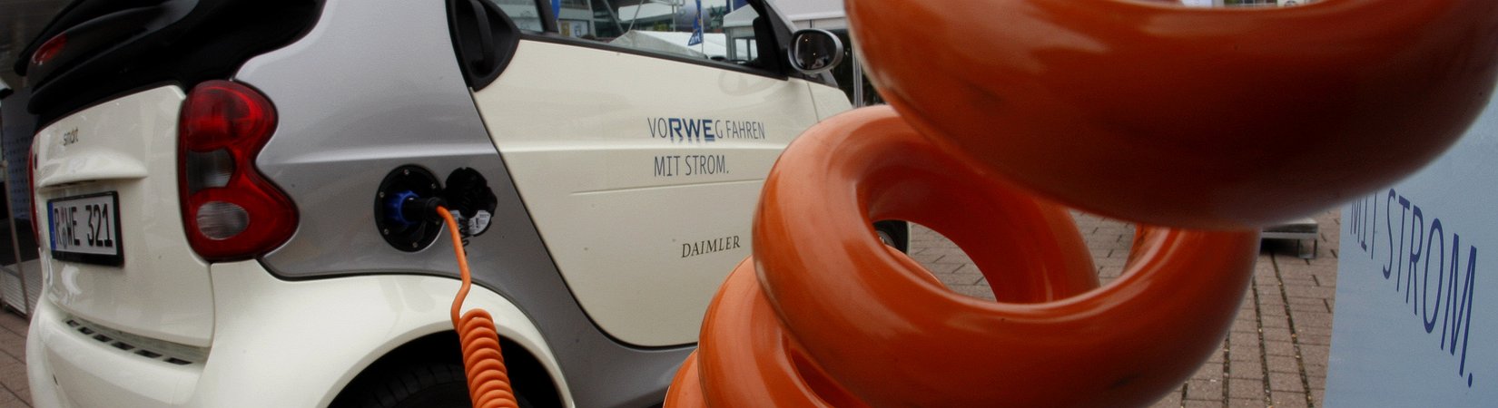 حرب السيارات الكهربائية