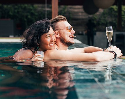 10 عادات ستجعلك تبدو أكبر من عمرك