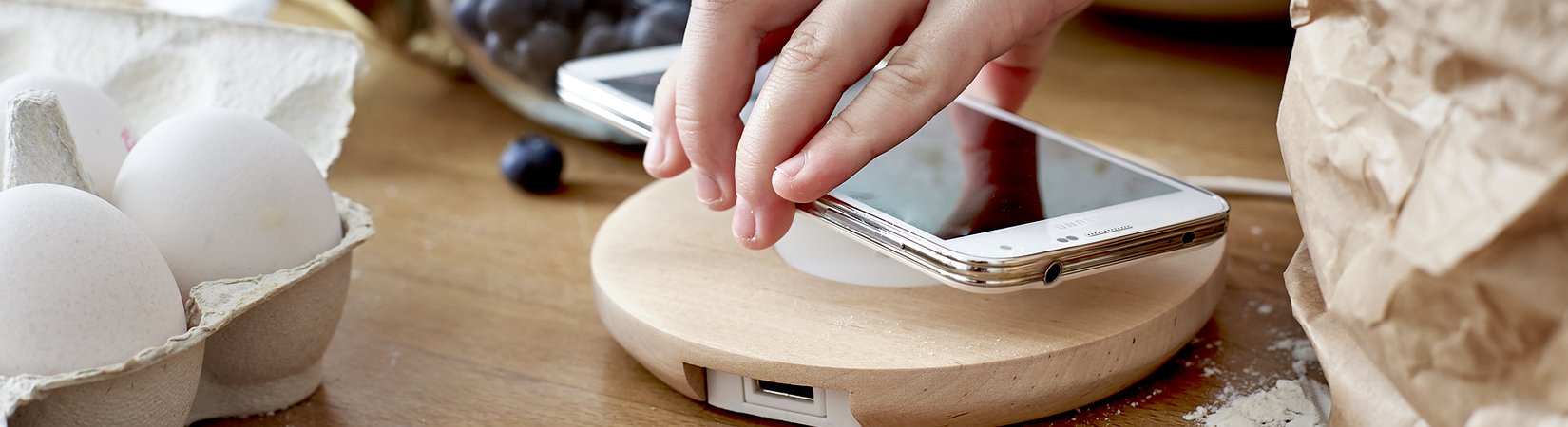 ايكيا ستقوم بضم شاحن في الأثاث