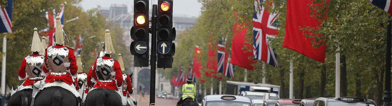 Il primo ministro cinese comincia la sua visita nel Regno Unito