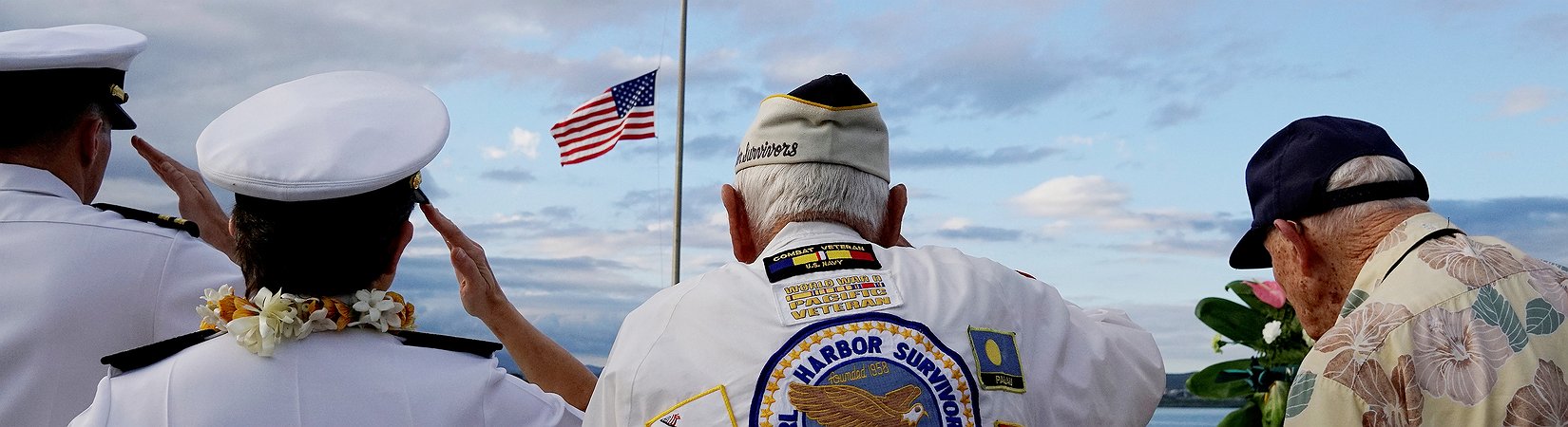 Shinzo Abe visita Pearl Harbor com Barack Obama