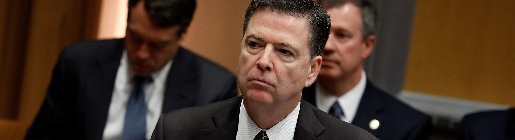 Donald Trump despide al director del FBI