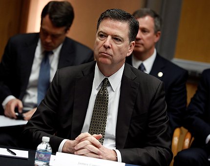 Donald Trump despide al director del FBI