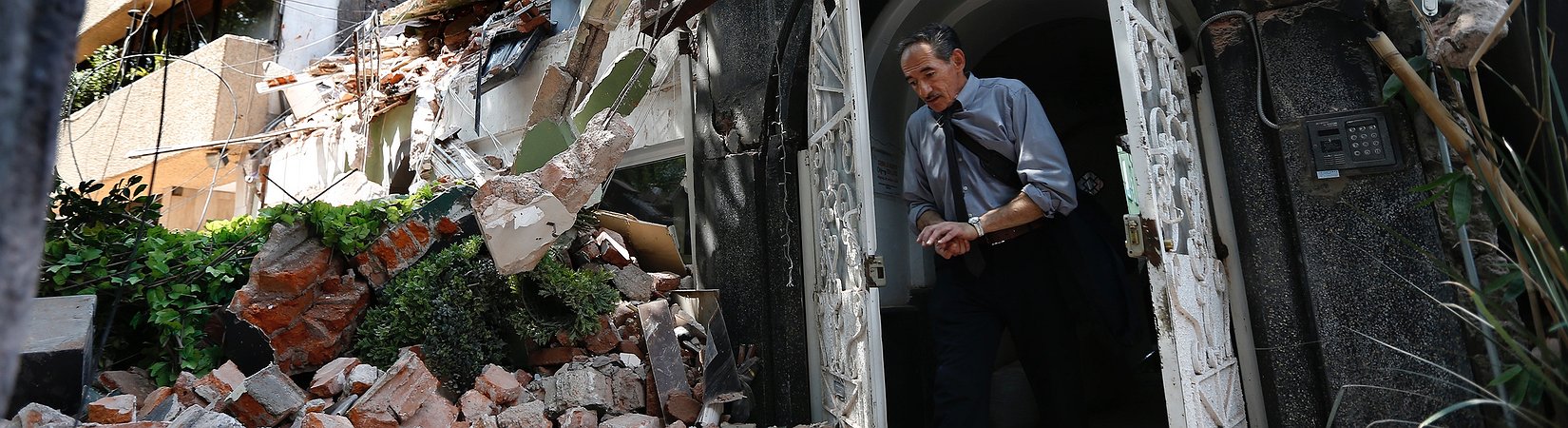 Más de 240 muertos por un terremoto en México