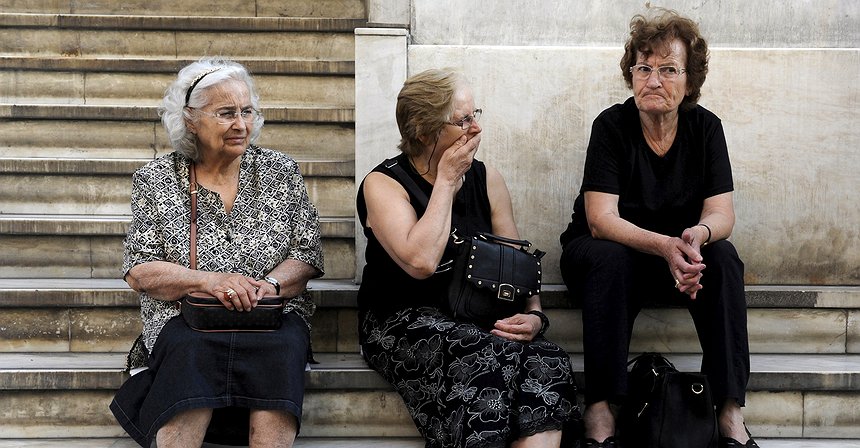 ما الذي حدث في اليونان؟