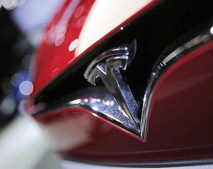 Un account cloud di Tesla è stato hackerato per minare criptovalute