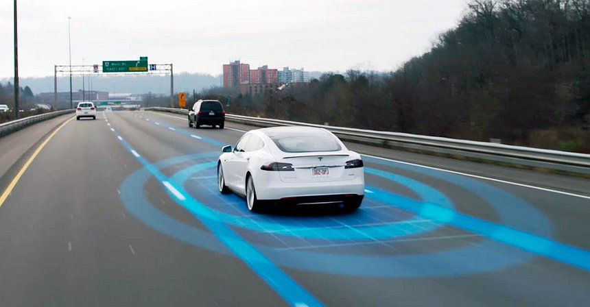 Tesla تجعل حركة السير أكثر أمنا