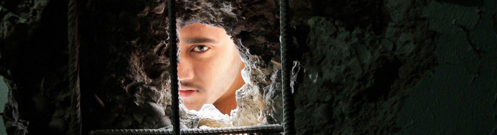 Uomini armati attaccano scuola di polizia in Pakistan: 59 morti e 120 feriti