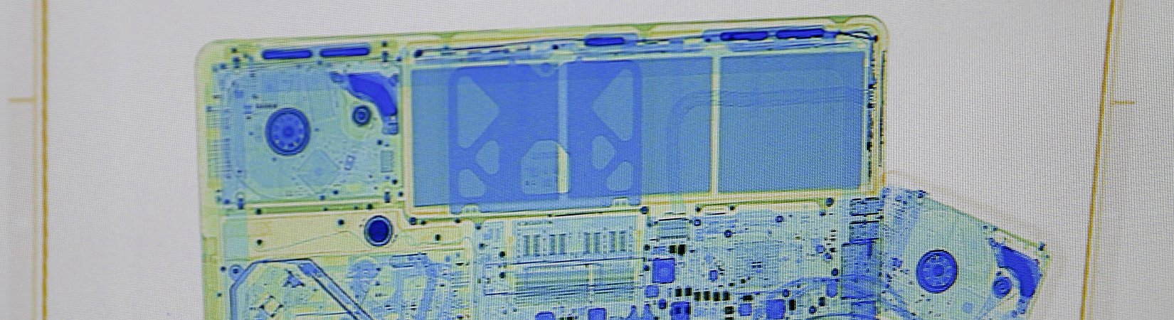 La Gran Bretagna vieta i laptop in cabina sui voli da 6 paesi