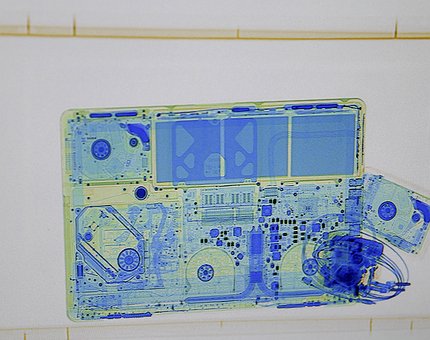 La Gran Bretagna vieta i laptop in cabina sui voli da 6 paesi