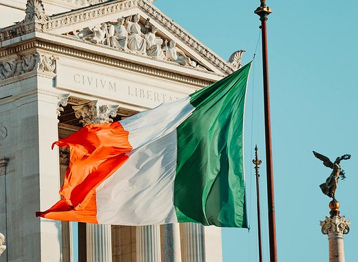 El Banco Central de Irlanda multa a Coinbase Europe con 24,7 millones de dólares