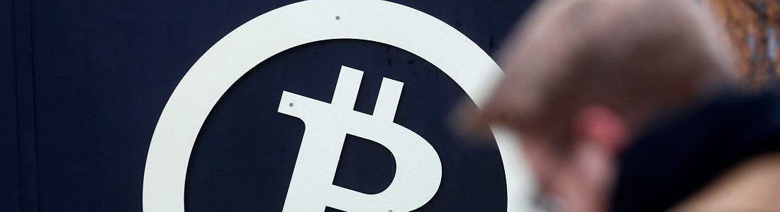 Bitcoin affonda e tocca nuovi minimi per il 2018