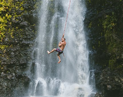 Mercado recupera após fim de semana em queda