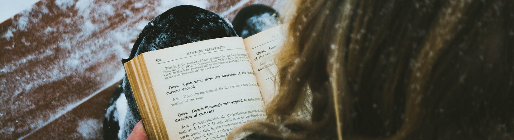 اثنان وأربعون كتاباً يجعلك أفضل (وجوهرتها في تعبير واحد)