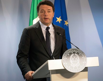 Arrivata la lettera della Commissione Ue all'Italia, Renzi: “senza aiuto per i migranti nel 2017 porremo il veto a bilancio Ue"