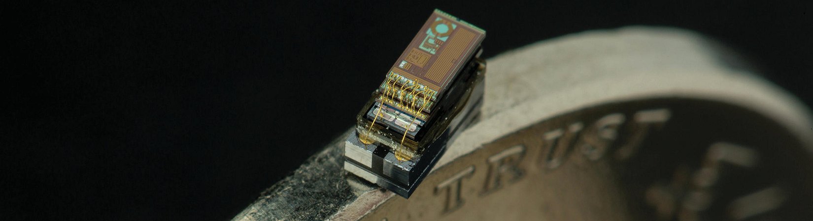 كمبيوتر بحجم ذرة من الغبار